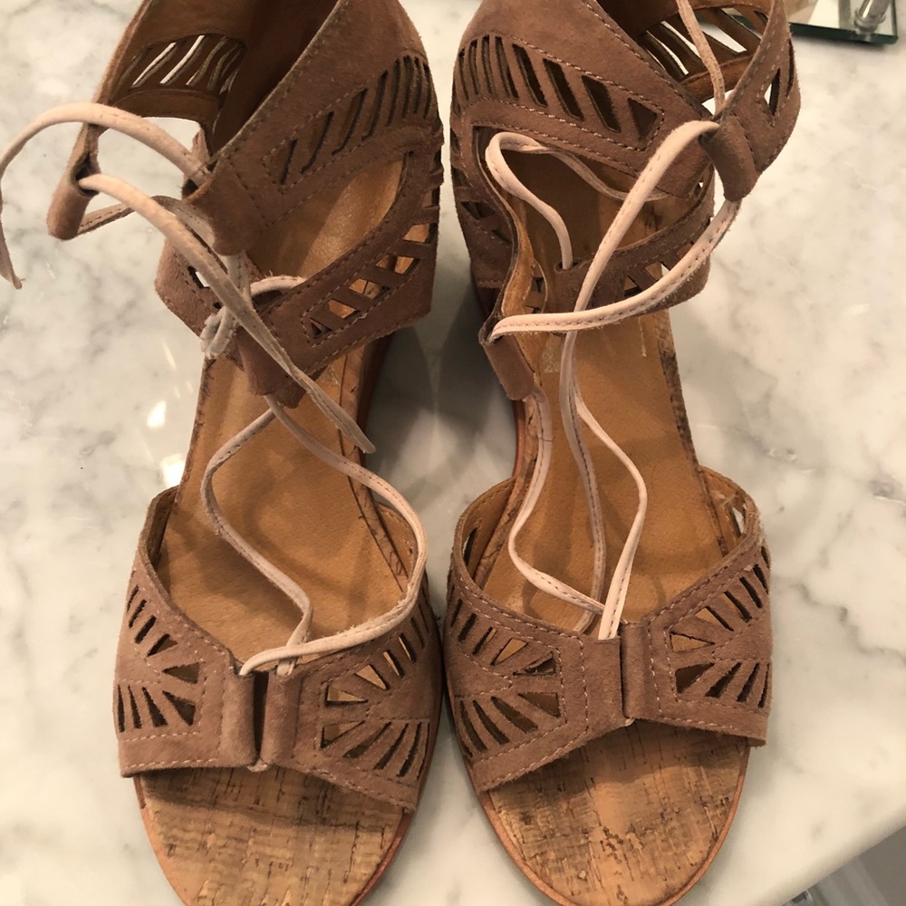 Dolce  vita wedges
